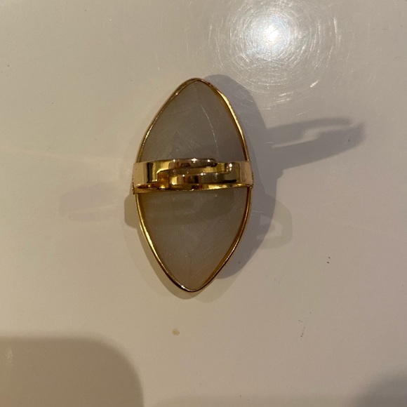 Women’s Gold Ring - Picture 5 of 6